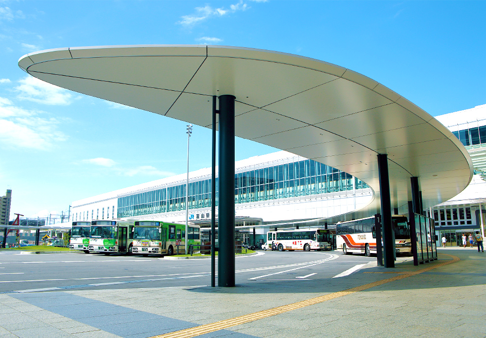 富山駅南口駅前広場バスシェルター