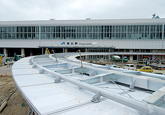 富山駅南口駅前広場バスシェルター